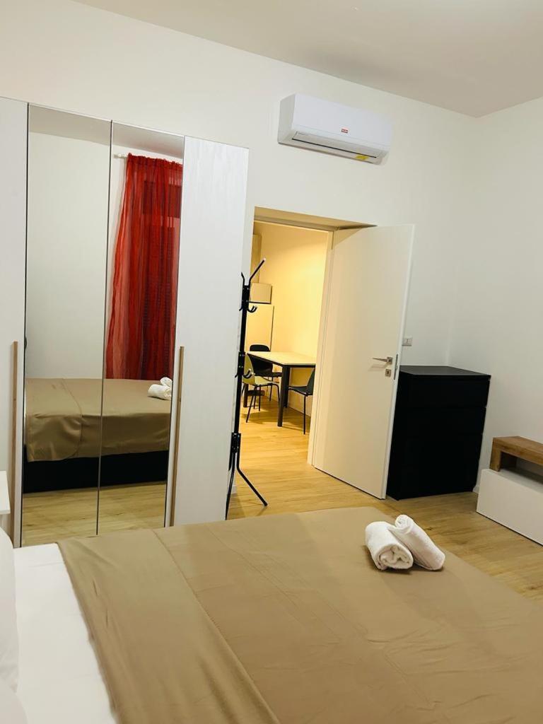 Easy Room Italy Rogoredo Милано Екстериор снимка